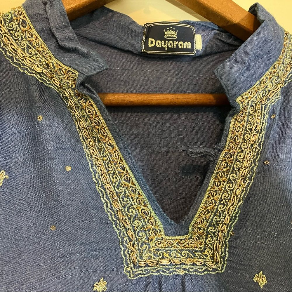 Dayaram linen long sleeve shirt, beautiful beading, excellent condition, size XL - Picture 3 of 5